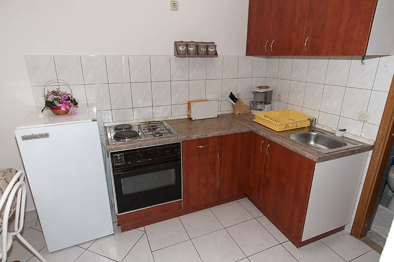 Apartments Villa Ambasador, Brela - kitchen