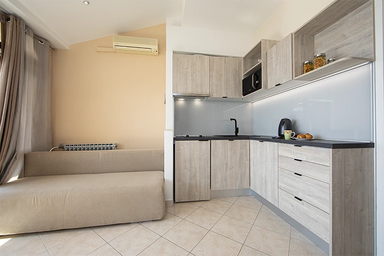 Apartments Lale, Brela - kitchen