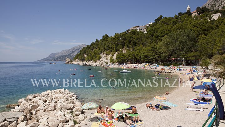 typical beach in Brela