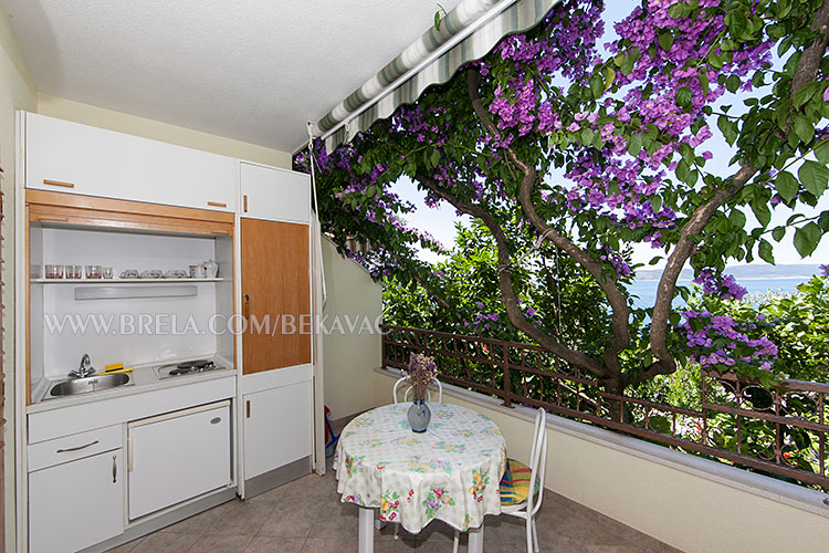 Villa Libertas, Brela - balcony in flowers shadow, sea view