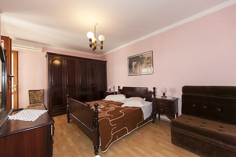 Apartments Borka, Brela - bedroom