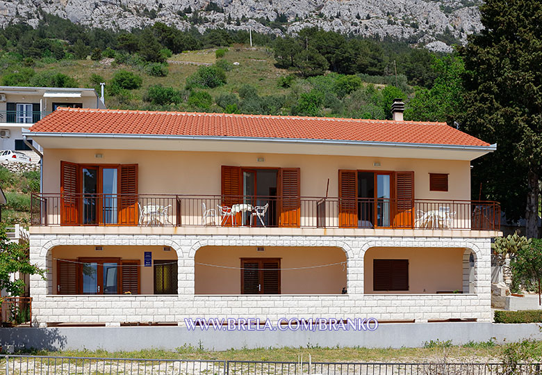 Apartments Branko, Brela - house