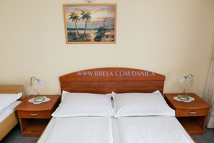apartments Danica, Brela - bed pillows