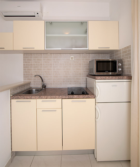 Apartments Dragutin, Brela - kitchen