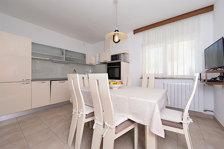 Apartments Dragutin Brela - dining room