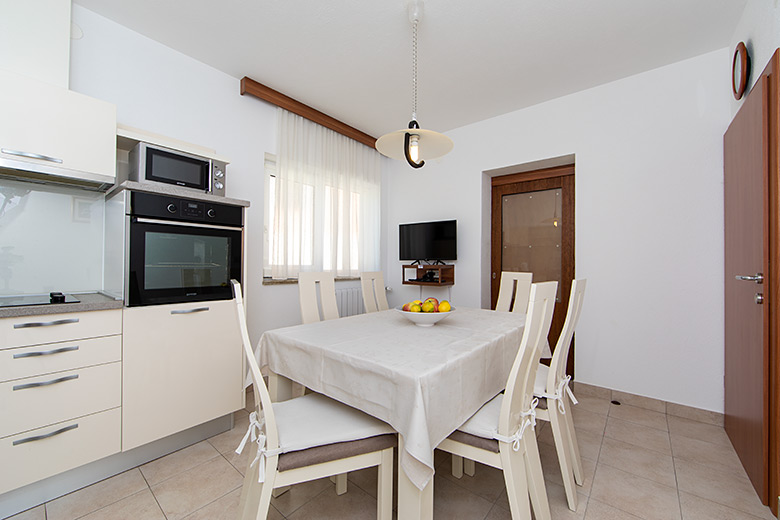 Apartments Dragutin Brela - dining room