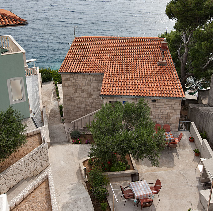 Apartments Dragutin, Brela - house view