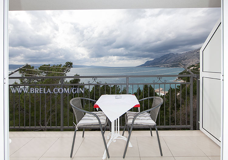 apartments Gin, Brela - large balcony with sea view