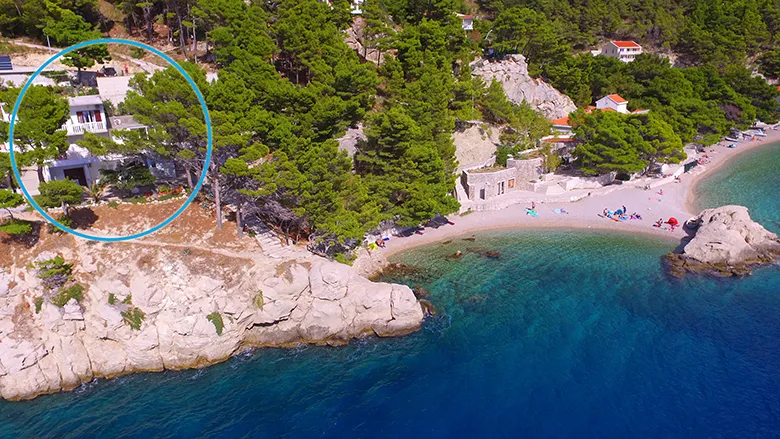 apartments Jakirua and beach - aerial view