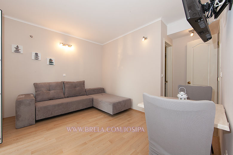 apartments Josipa, Brela - living room