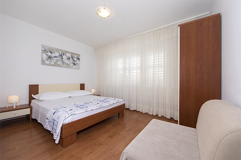 apartments Juričić, Brela - bedroom