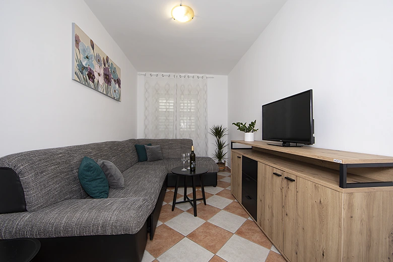 apartments Juričić, Brela - living room