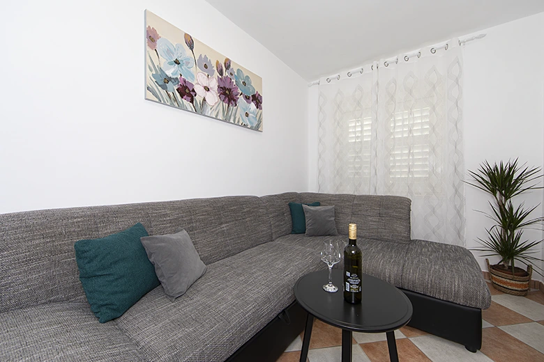 apartments Juričić, Brela - living room