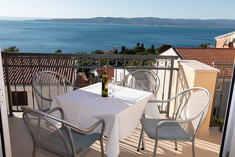 Apartments Kate, Brela - balcony with sea view