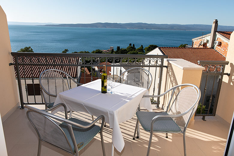 Apartments Kate, Brela - balcony with sea view