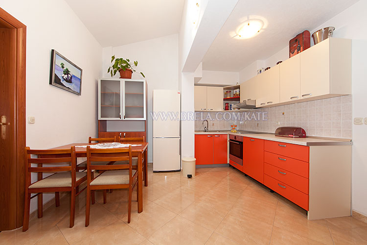 apartments Kate, Brela Soline - dining room, kitchen