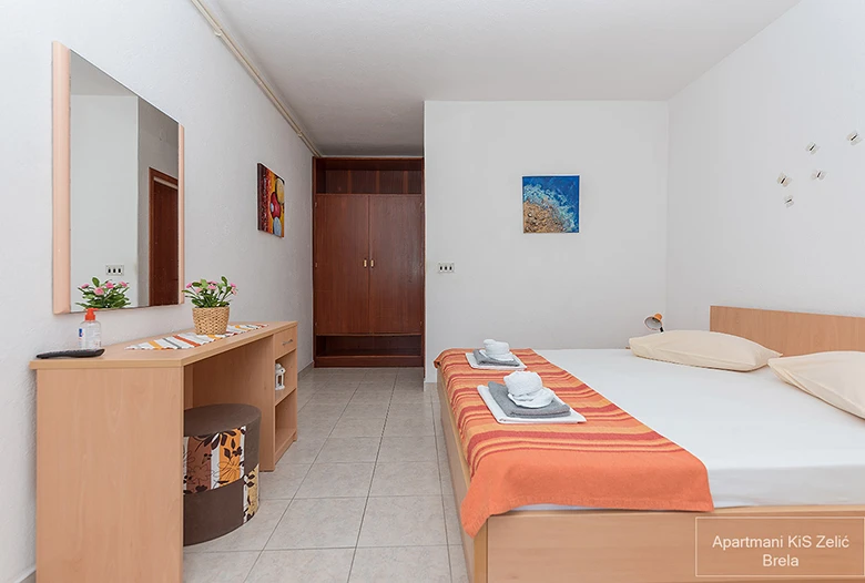 Apartments KIS Zelić, Brela - bedroom, Zimmer