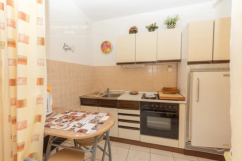 Apartments KIS Zelić, Brela - dining room, Esszimmer