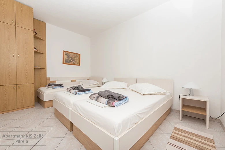 Apartments Zelić, Brela - bedroom