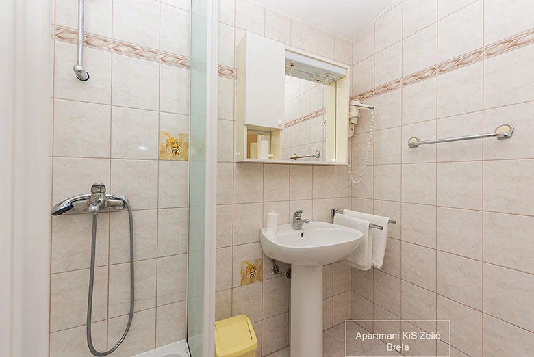 Apartments KiS Zelić, Brela - bathroom