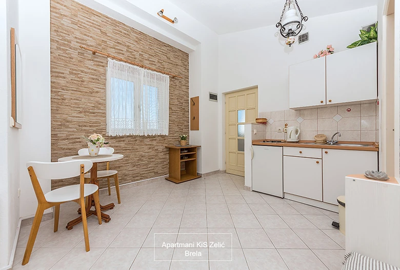 Apartments KiS Zelić, Brela - kitchen