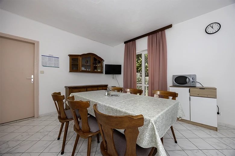 apartments Krolo, Brela - dining table