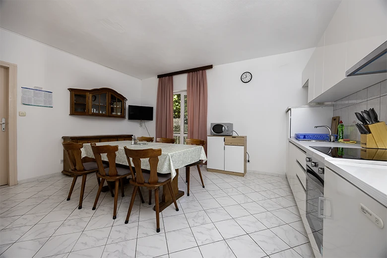 apartments Krolo, Brela - kitchen