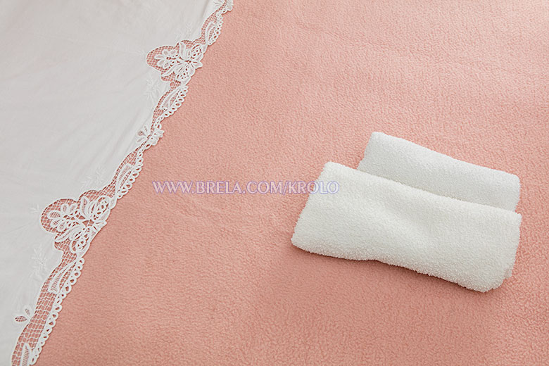 apartments Krolo, Brela - towels and decorated bed linen
