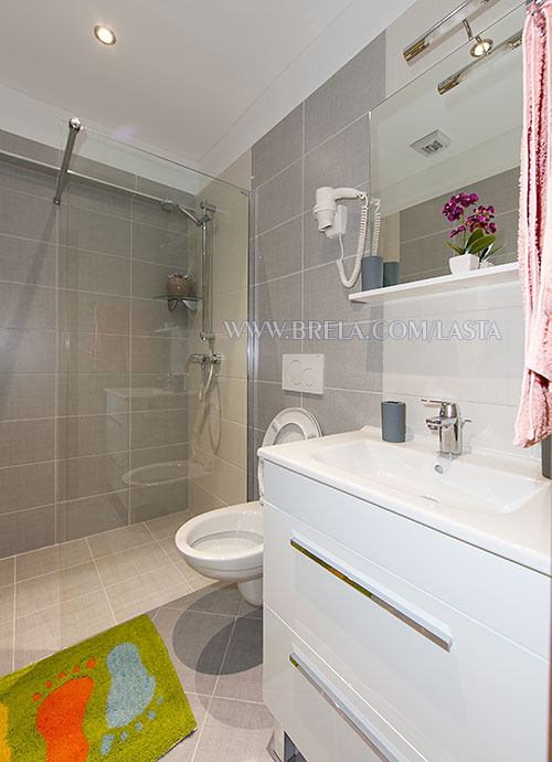 Apartments Lasta, Brela - recent decorated bathroom