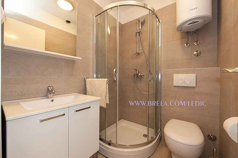 apartments Ledi, Brela - bathroom