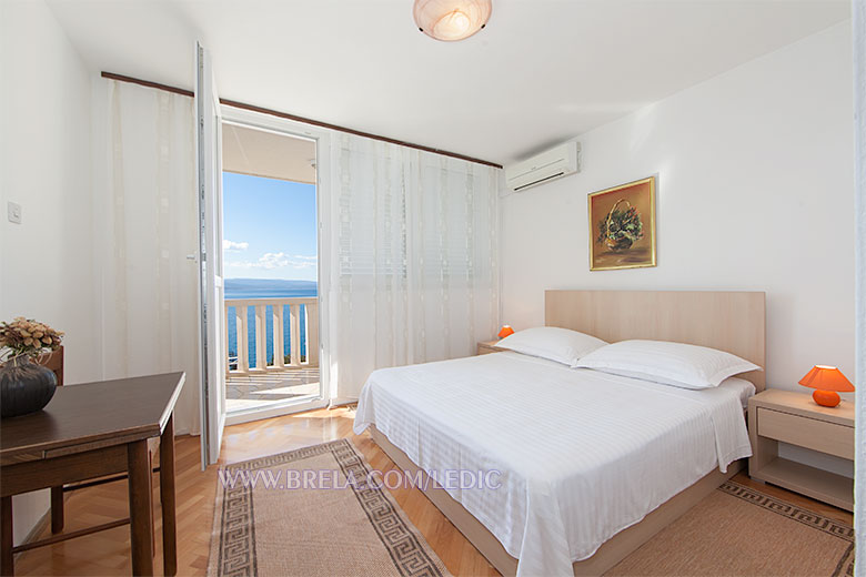 apartments Ledi, Brela - second bedroom, sea side