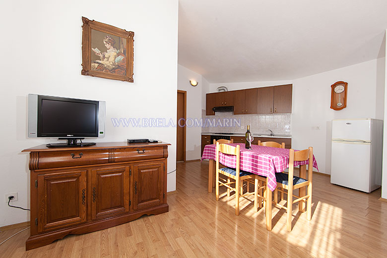 TV, dining room, kitchen