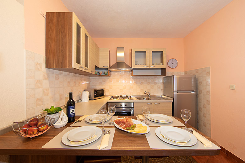 Apartments Maris, Brela - dining table
