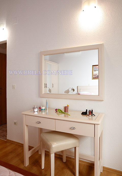 dressing table - apartments Nede, Brela