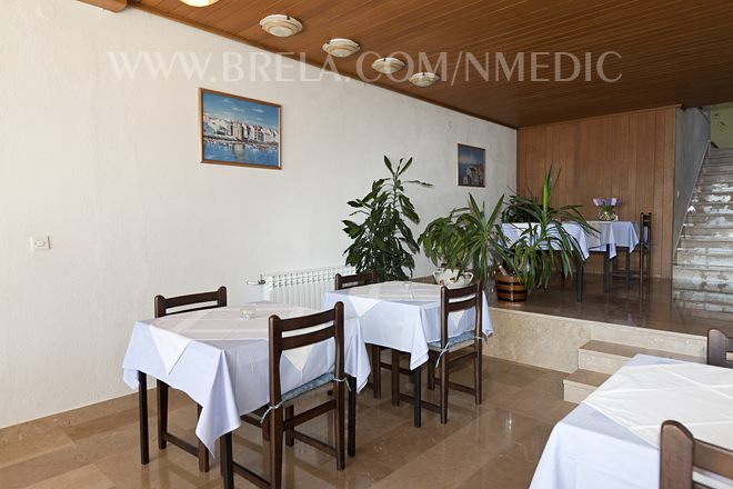 dinning room for guests on breakfast