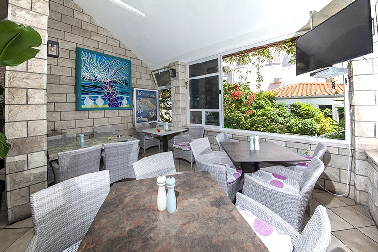 Apartments & restaurant Palma, Brela