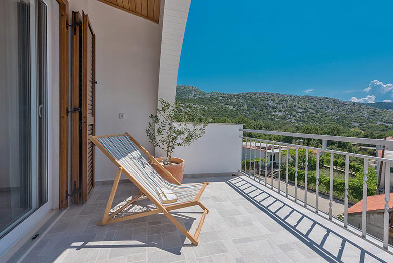 apartments Panoramico, Brela - large terrace with view on nature and mountains