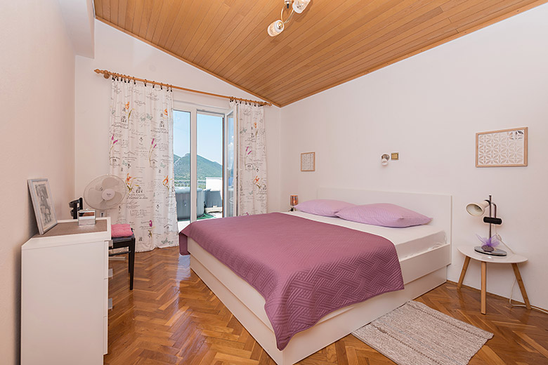 apartments Panoramico, Brela - large bedroom