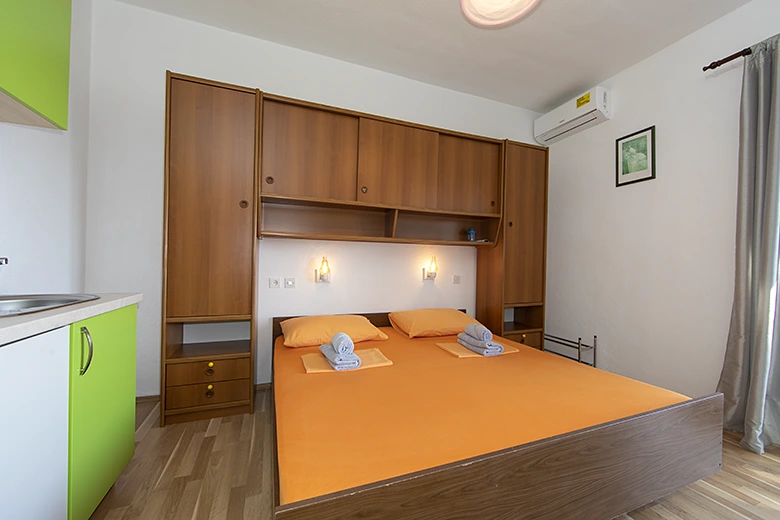 Apartments Petar, Brela - bedroom