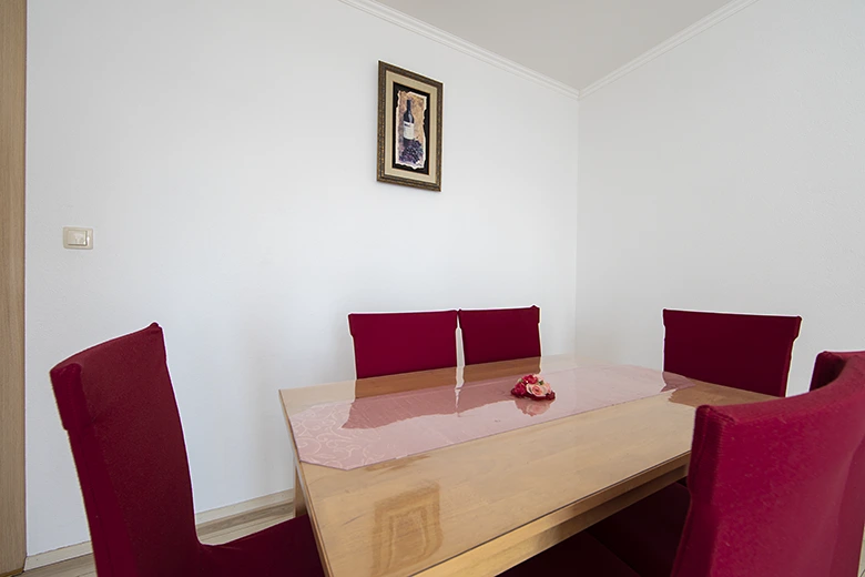 Apartments Petar, Brela - dining table