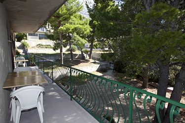 antoher balcony in pinetree shadows