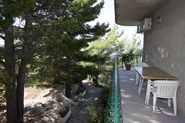 antoher balcony in pinetree shadows