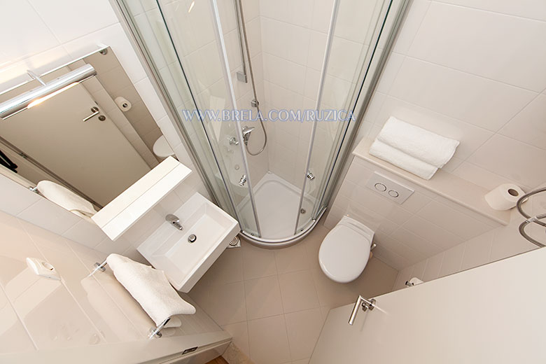 apartments Ružica Žamić, Brela - bathroom