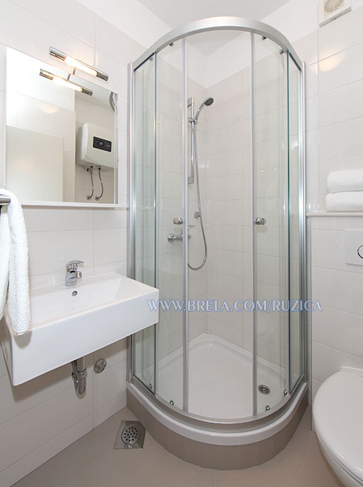 apartments Ružica Žamić, Brela - bathroom