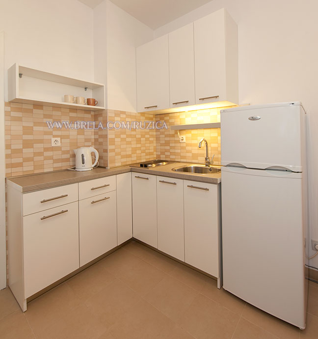 apartments Ružica Žamić, Brela - kitchen