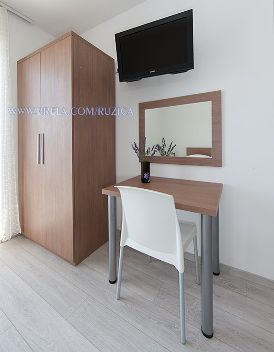 apartments Ruica ami, Brela - dressing table