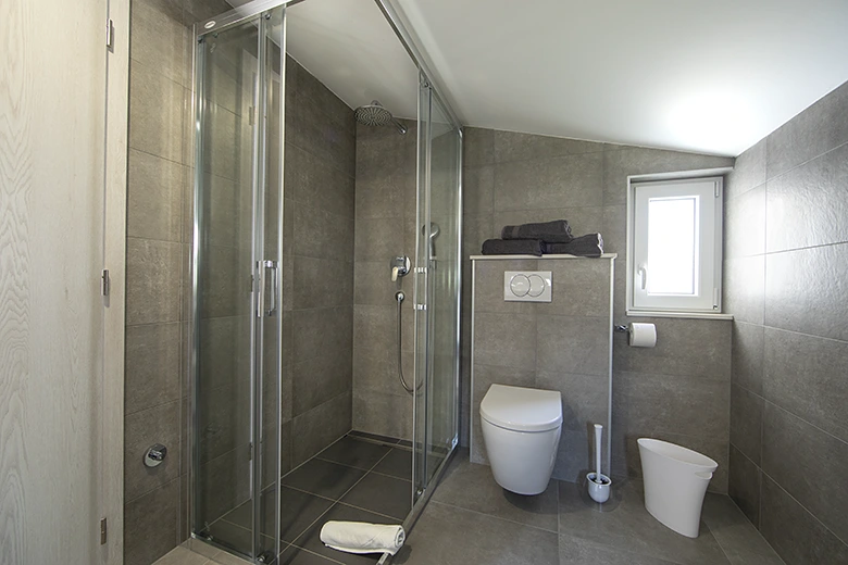 Apartments Scutum, Brela - bathroom / Badezimmer