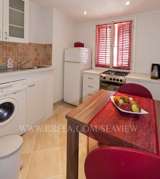 dinning table in the kitchen