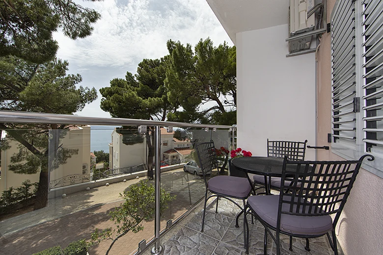 balcony with sea view