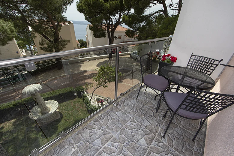 Apartments Škrabić, Brela - balcony with seaview
